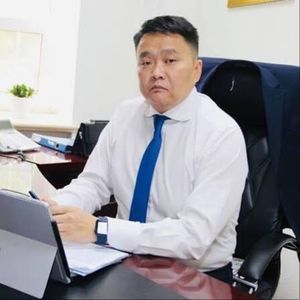 Нутагтаа хүү нь ирлээ 