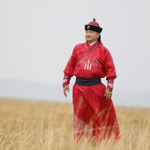 Ээлтэй сайхан нутаг минь 