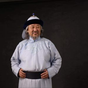 Зөнгөөрөө амьдрахсан 