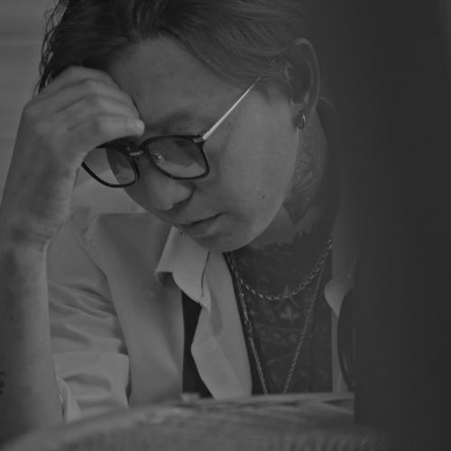 Оля